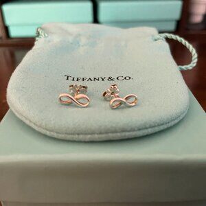 Tiffany & Co.Infinity stud earrings. Sterling silver 925.